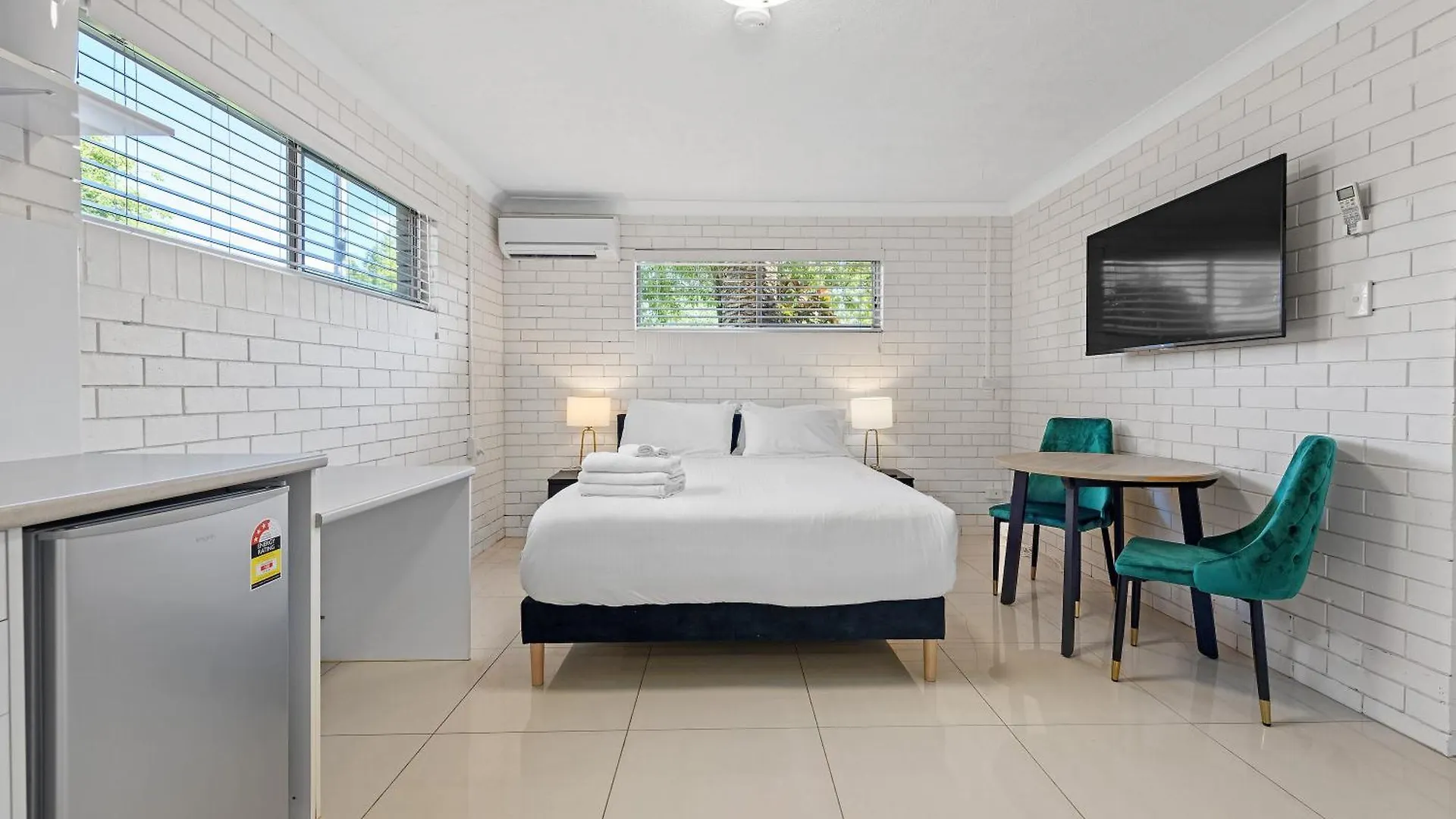 Cozy Studio Near Gabba With Ac, Comfy Bed & Laundry Brisbane